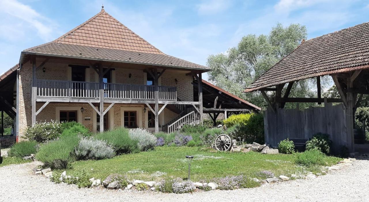 Gite Chez Leo Varennes-sur-le-Doubs Exterior photo