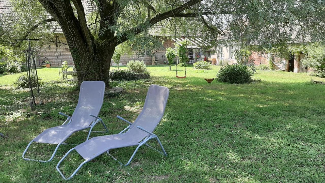 Gite Chez Leo Varennes-sur-le-Doubs Exterior photo